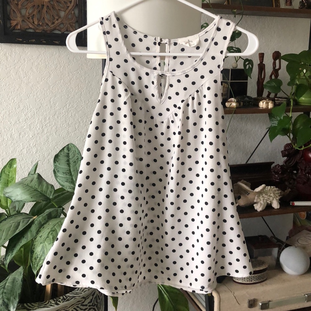 White and black polka dot top